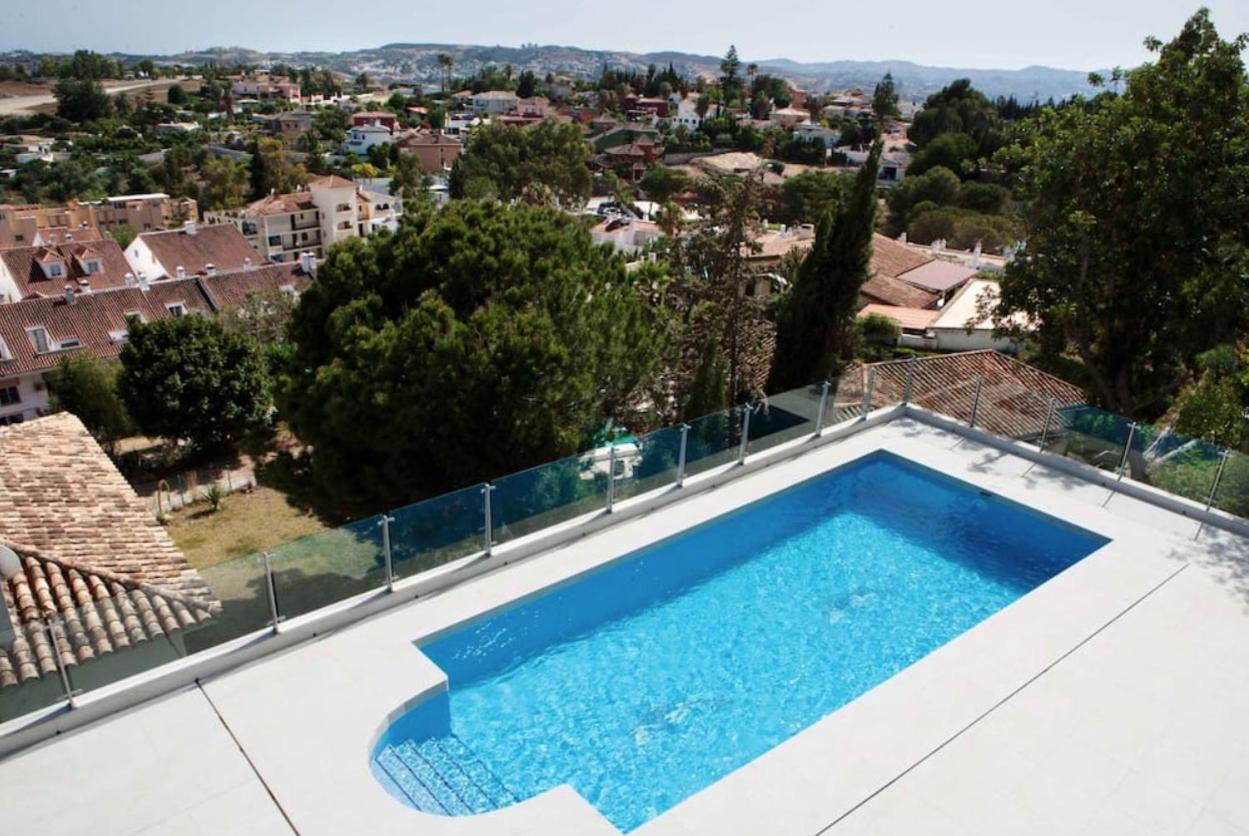 Luxury With Heated Pool For 12 To 14 People Fuengirola