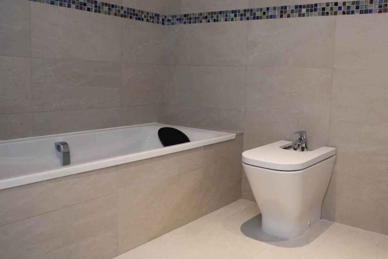 Luxury With Heated Pool For 12 To 14 People Villa *