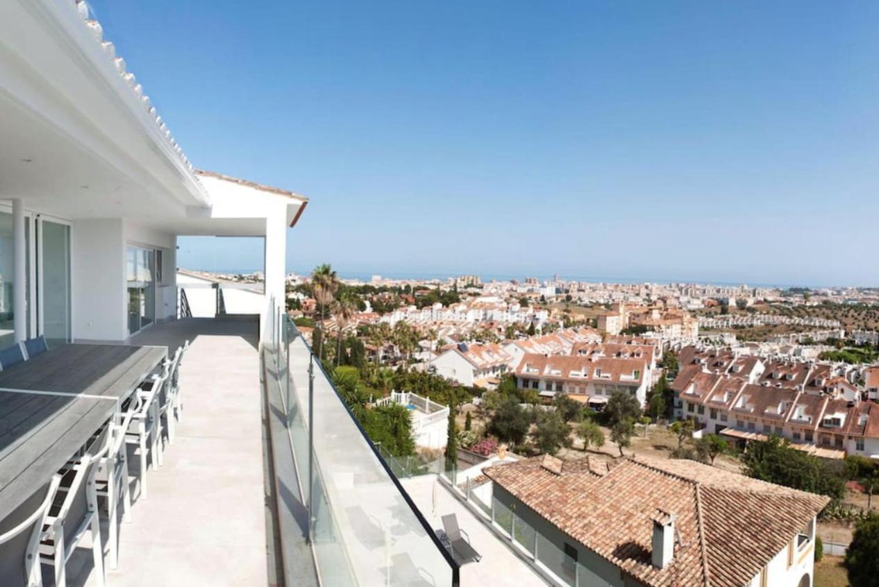 Villa Luxury With Heated Pool For 12 To 14 People