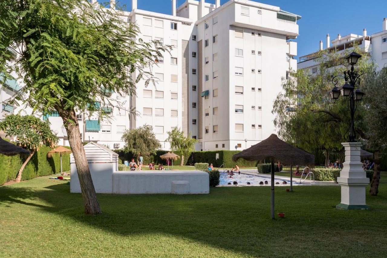 Beautiful With Terrace Near The Apartment *