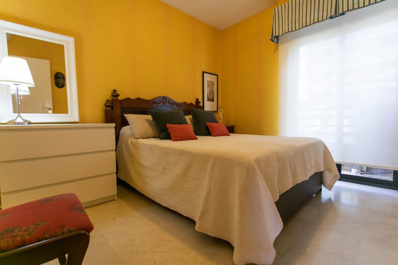 Apartment 4 Bedroom Close By In *