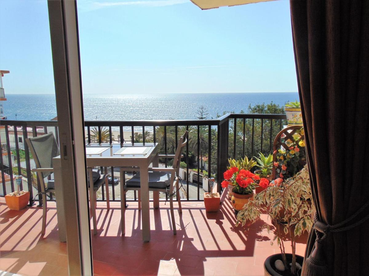 One Bedroom, Top Floor, By The Sea,