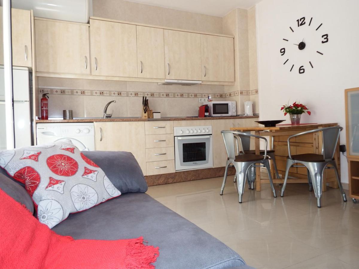 Lovely, Quiet Downtown-beach W Balcony Apartment *