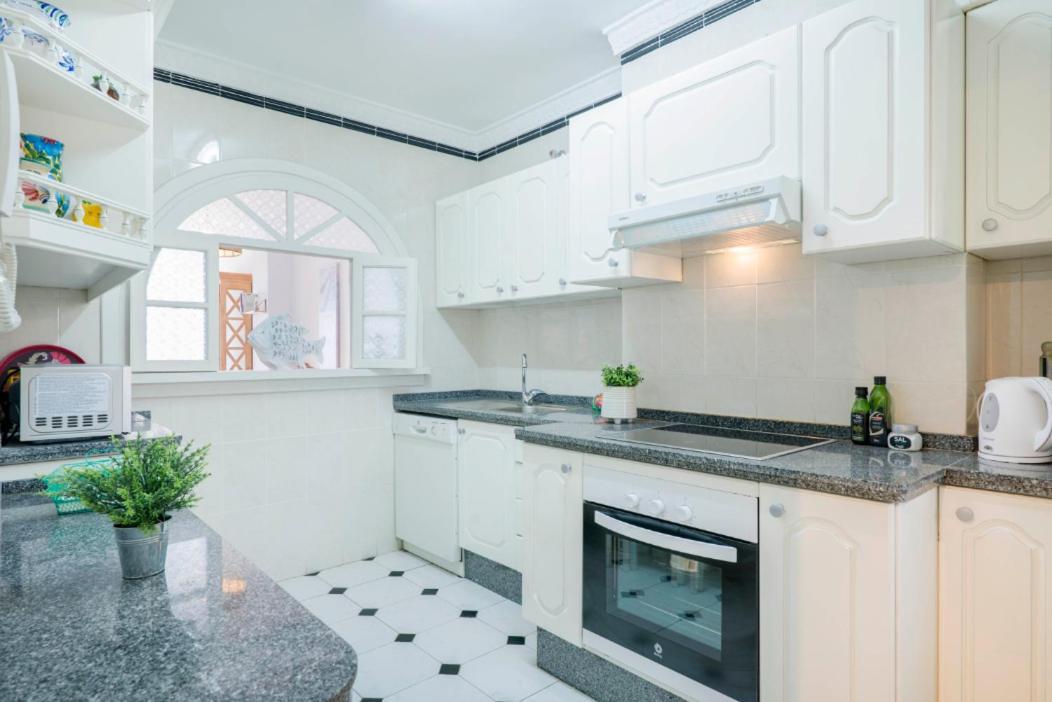 Apartment Family Aguamarina Front The Sea Free Parking *