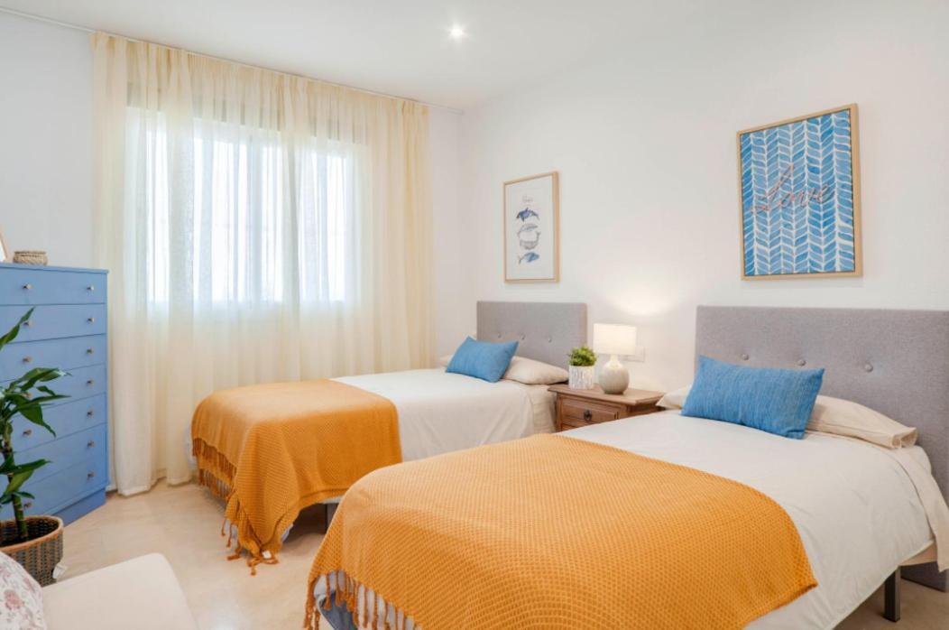 Family Aguamarina Front The Sea Free Parking