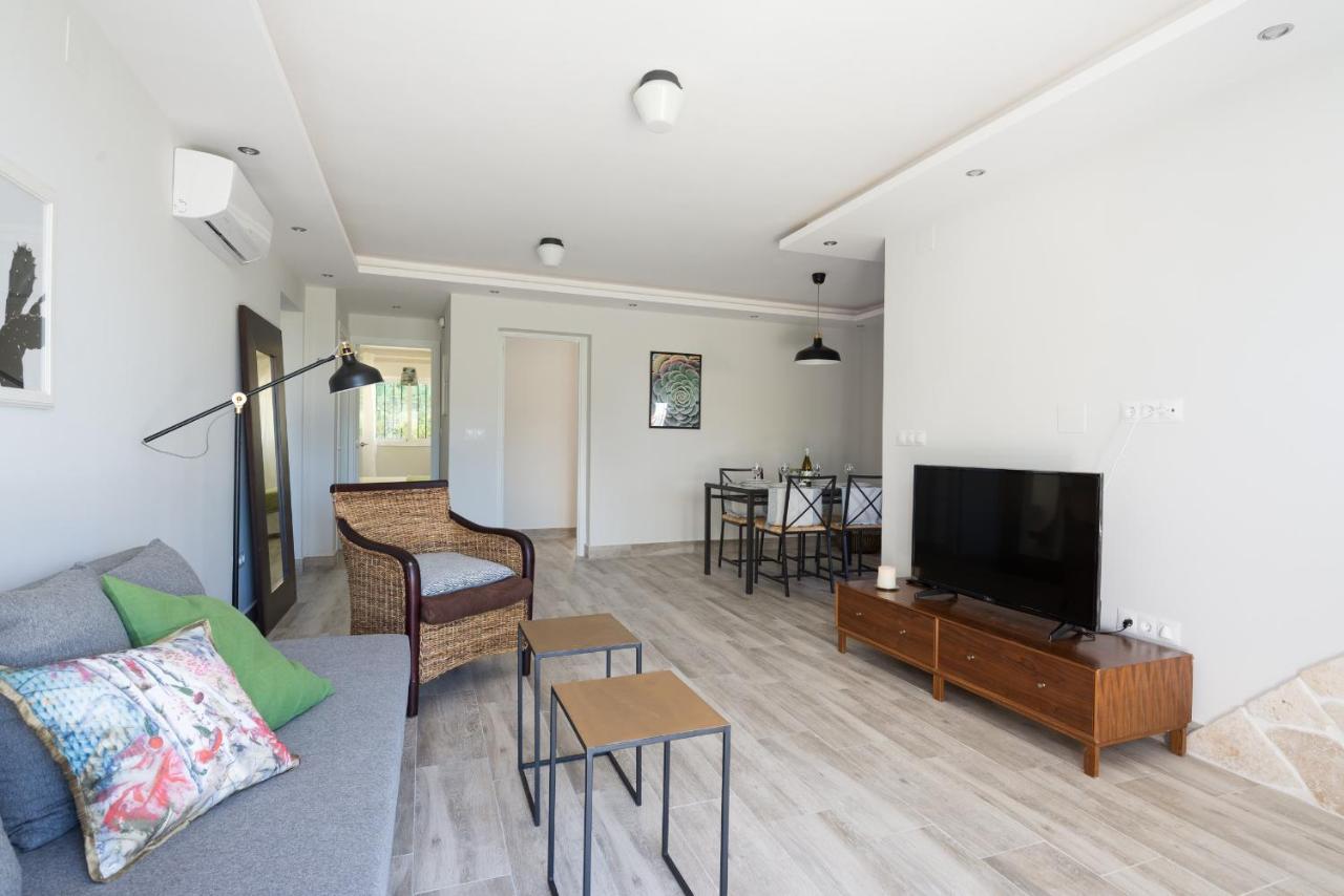 Malagasuite House Pool Fuengirola