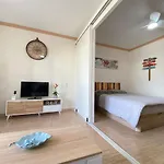Fuengirola Holiday Apartment W/Balcony View & Pool