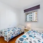 Spacious Apartment With Pool, 3 Min From The Beach