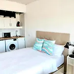 Beachside Studio By 10Tosea