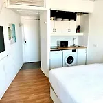 Beachside Studio By 10Tosea