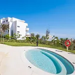 Vivi Homes - Amore Luxury ,Garden, Pool & Sauna