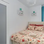 Nice Apartments 20 Meters From The Beach
