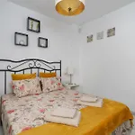 Nice Apartments 20 Meters From The Beach