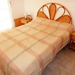 104205) Casa En Fuengirola Con Aire Acondicionado, Aparcamiento, Terraza, Jardin