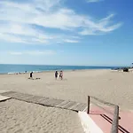 Apartamento Con Piscina A 150 Metros Playa Netflix P Video Aire Acondicionado Calefaccion Toallas Y Sillas Playa Sombrilla 2 Terrazas Una Sobre Piscina Centro Ciudad 1 Smart Tv Por Habitacion