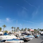 Pyr Beach And Pool Views Apartment