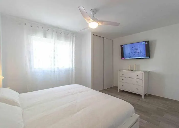 Miramar Junto Al Recinto Ferial De Fuengirola