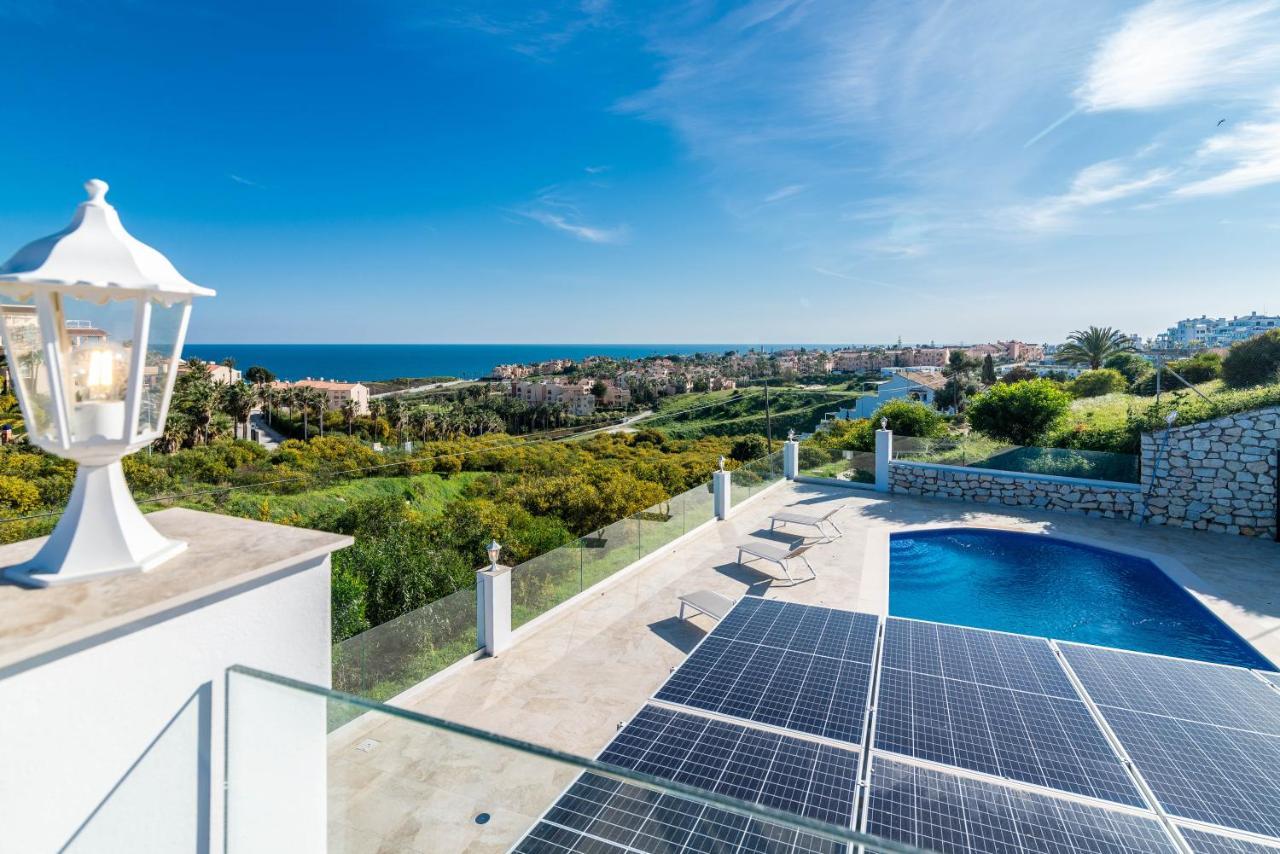 Renovated With Sea-views And Pool Villa Fuengirola