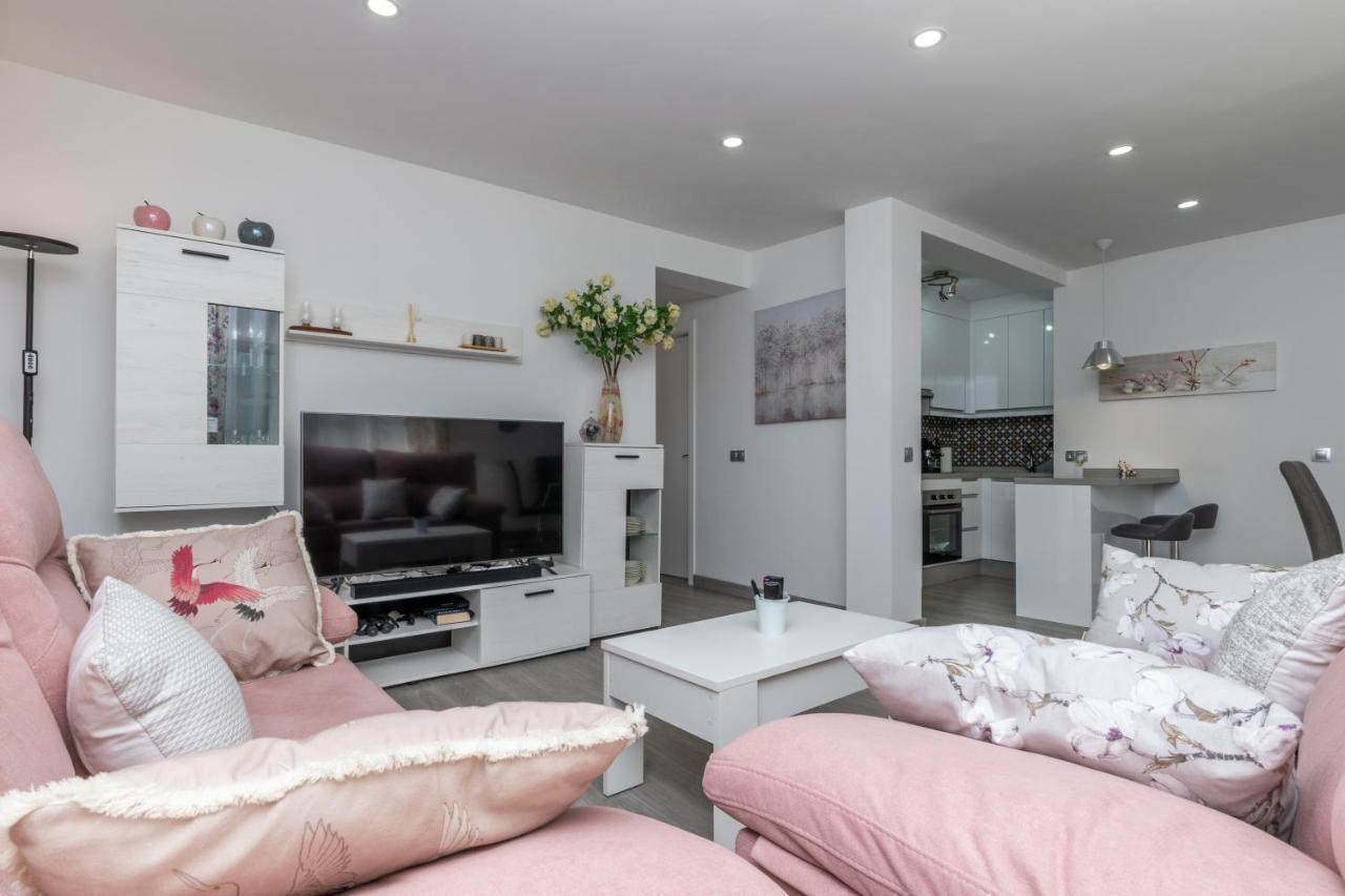 Apartment New Modern 3br With Terrace In Centre