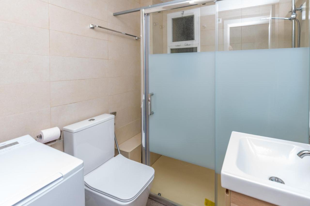 2br Urban Getaway - Good Wifi, Swimming Pool