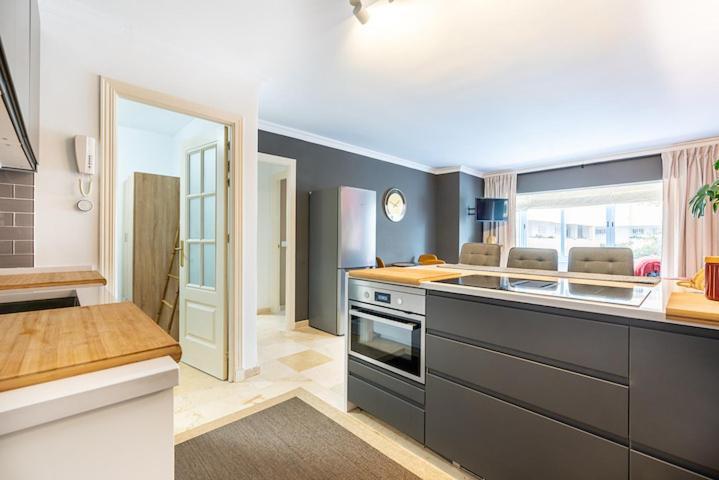 1ste Line Sunset Apartment *
