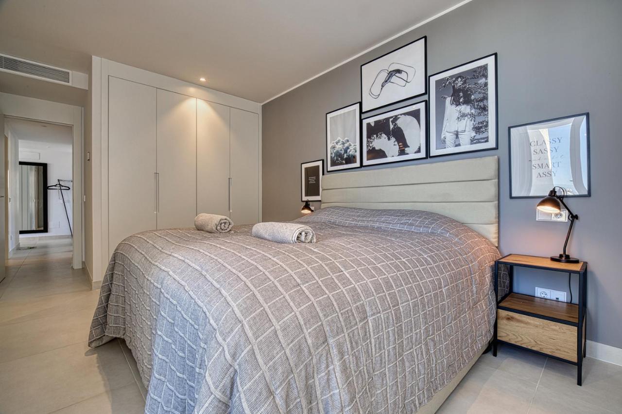 Stylish Three Bedroom @ Higueron West! *