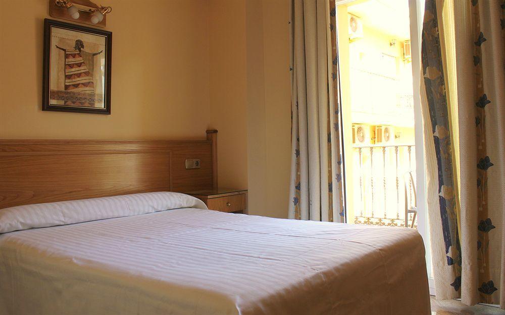 Agur Hotel