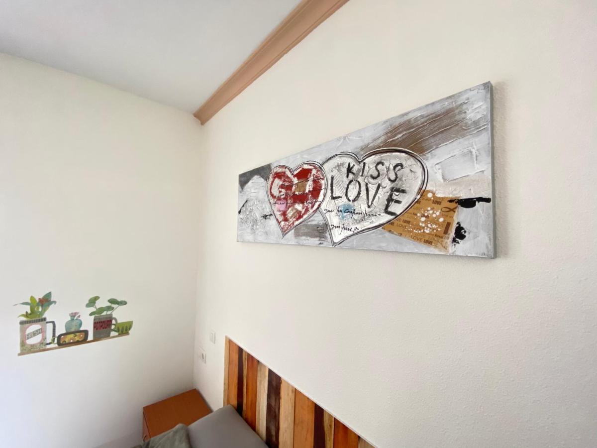 W/balcony View & Pool Apartment *