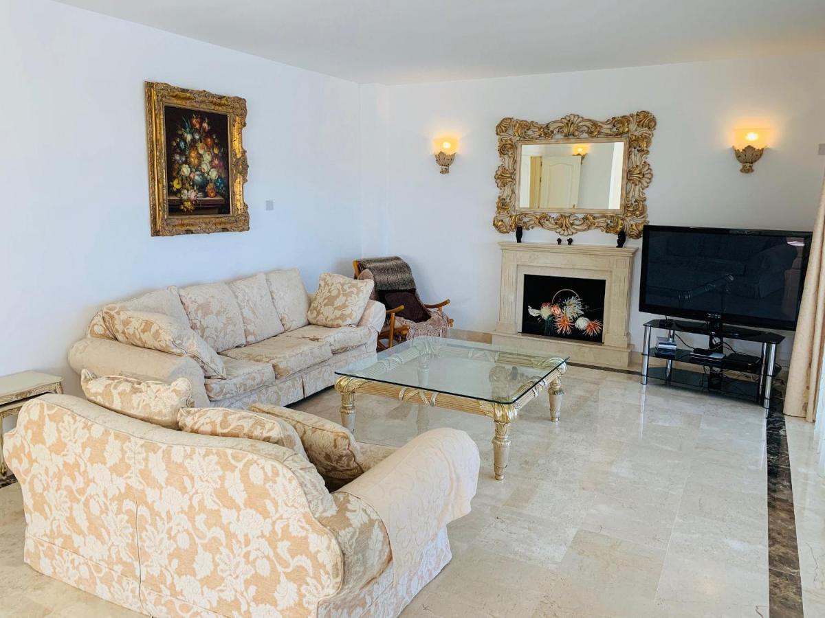 Beautiful Walking Distance To El Faro Fuengirola