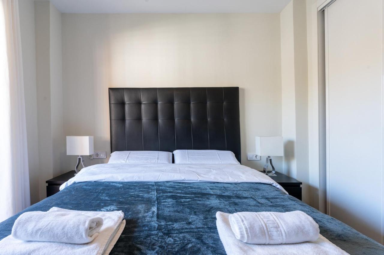 Huoneisto Seaside Bliss 2br With Tranquil Terrace Pool And Parking Fuengirola