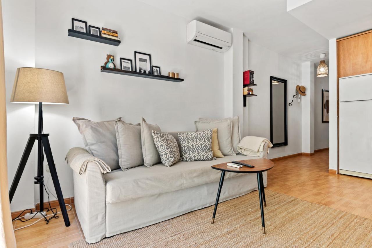 Cozy In Center By Costarentals - Ref 207 *