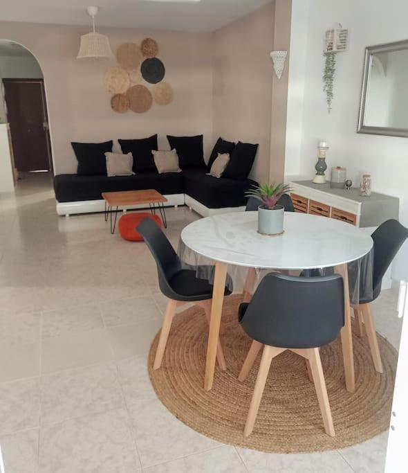 Cosy Avec Piscine Apartment *