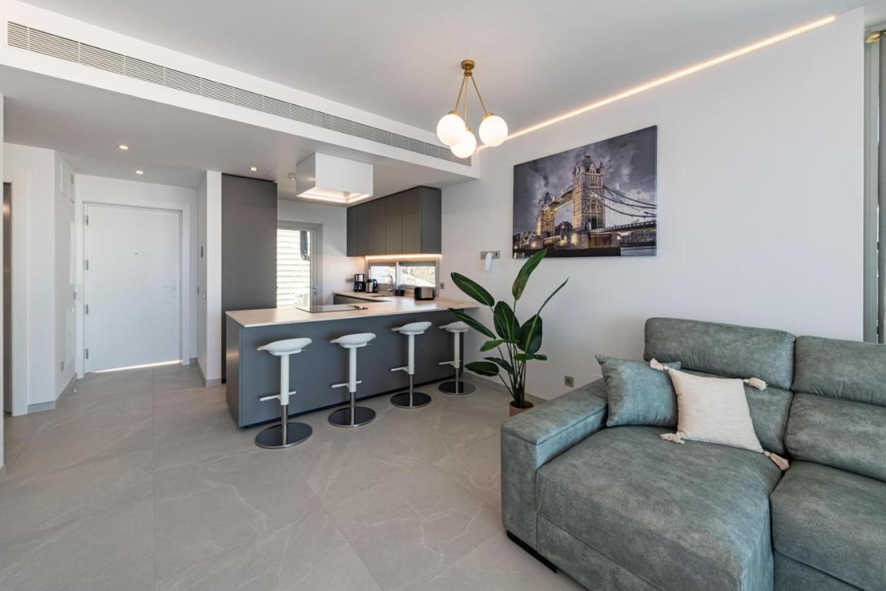 Apartment Luxury 2 Bedroom With Sea View *