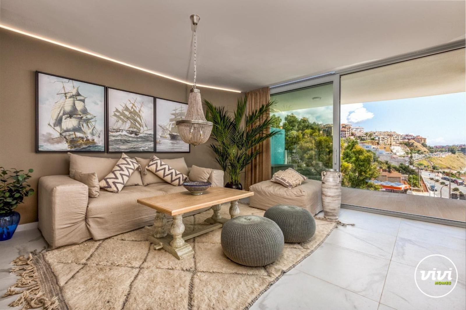 Vivi Homes - Kenzo Pool, Terrace & Sea View Apartment