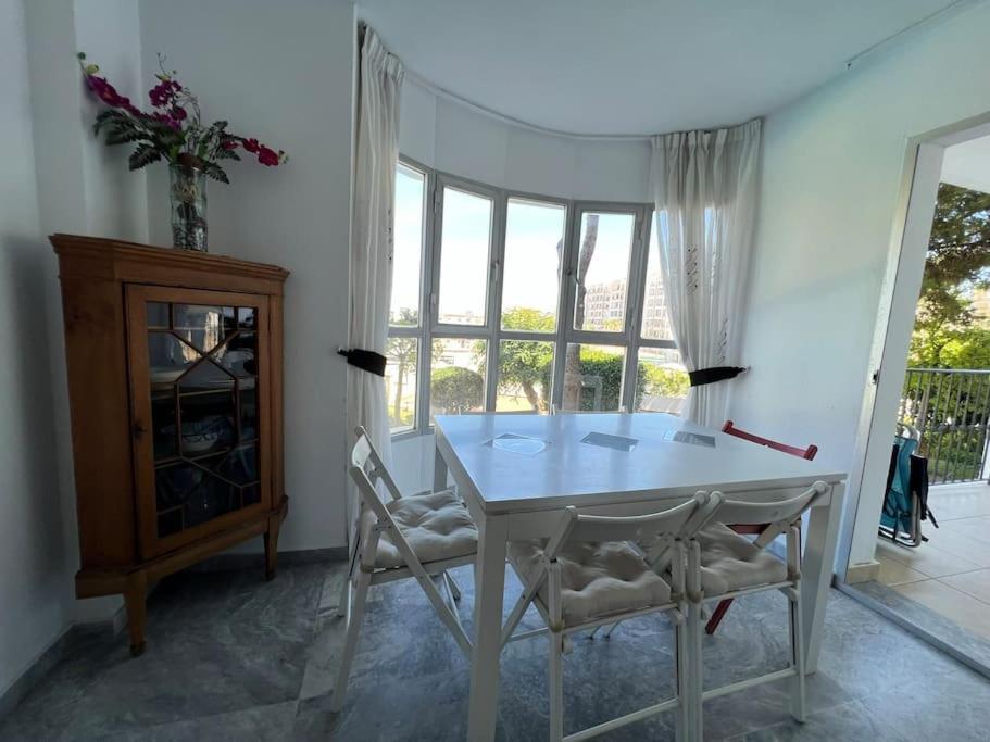 Luminoso Y Espacioso Apartamento De Playa! * Fuengirola