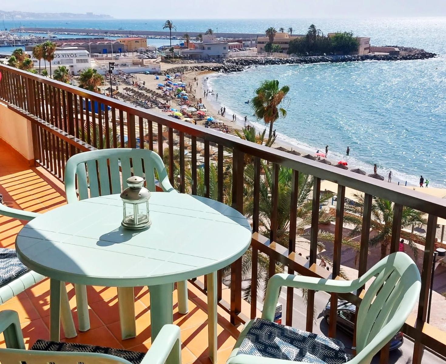 Great Terrace With Views To The Sea. 5th Floor Downtown Area *
