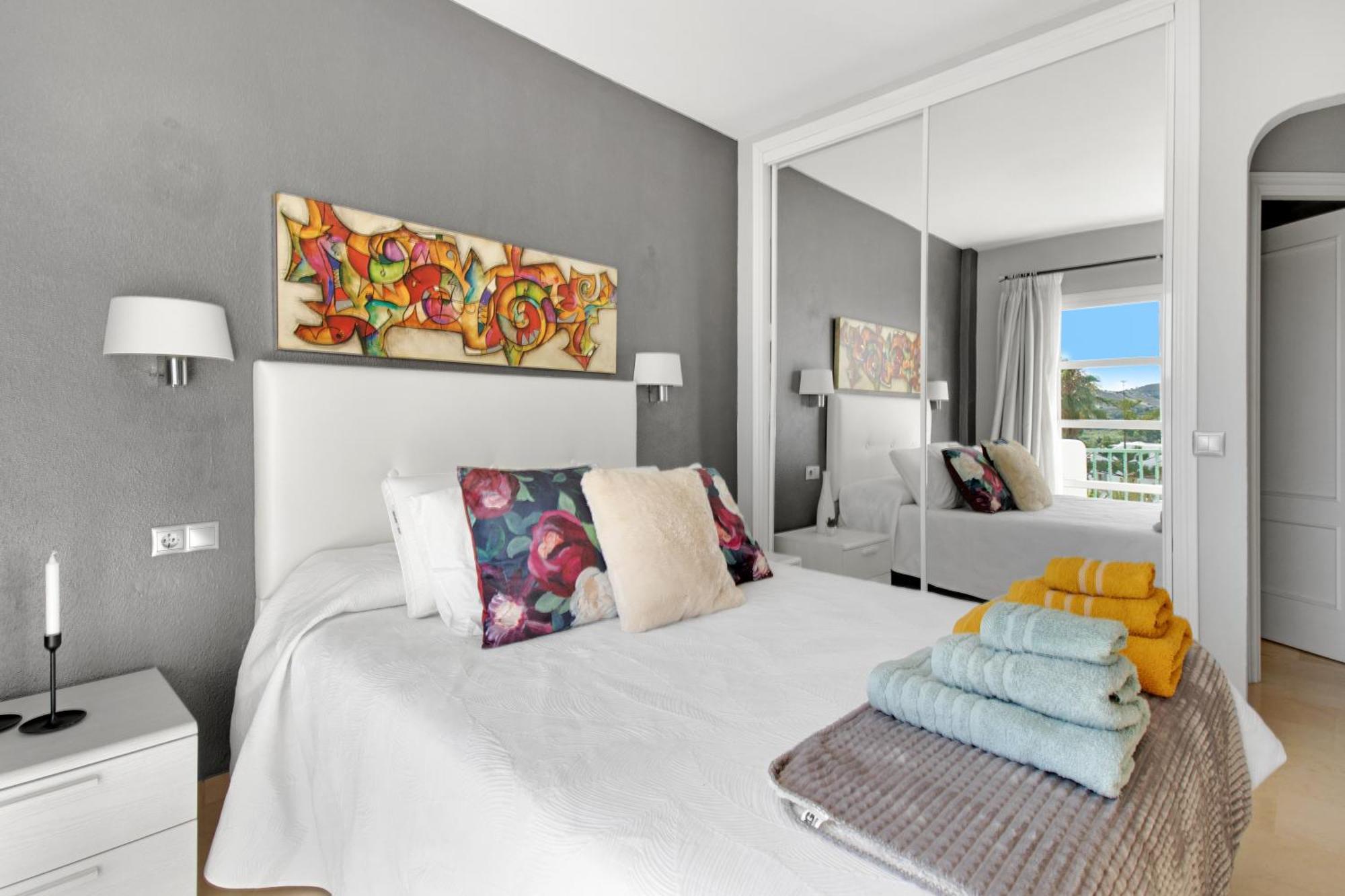 En Complejo Con Piscina, Padel Y Restaurante Con Vistas Al Golf En Mijas - Matchroom 83 * Fuengirola