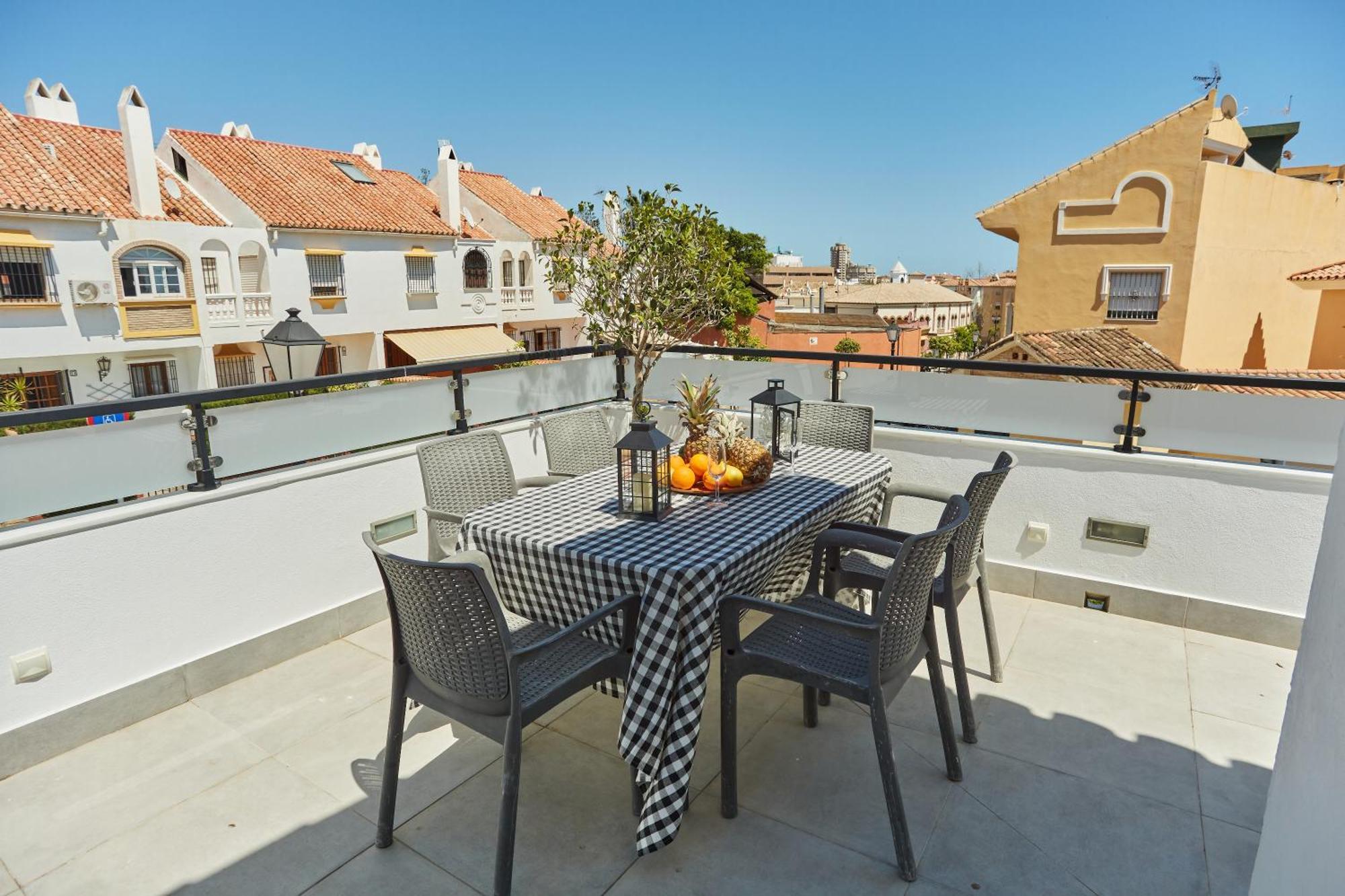 Villa In Center New Salt Water Pool Fuengirola
