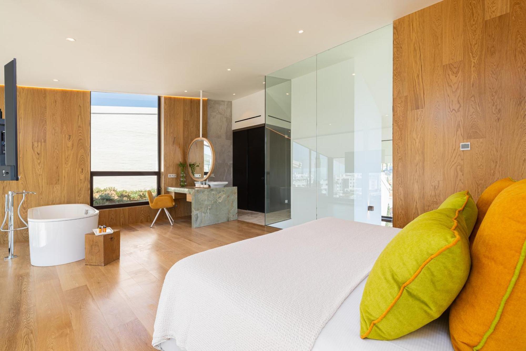 Leiro Residences 5*