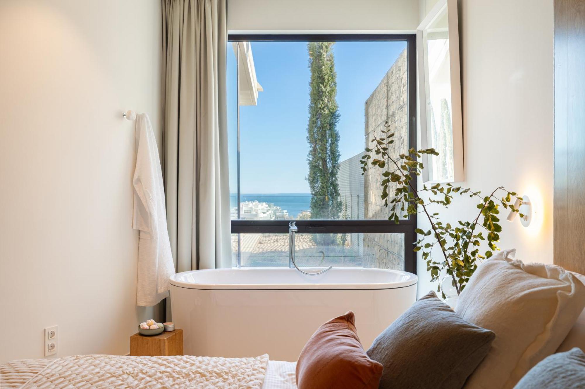 Leiro Residences Hotel