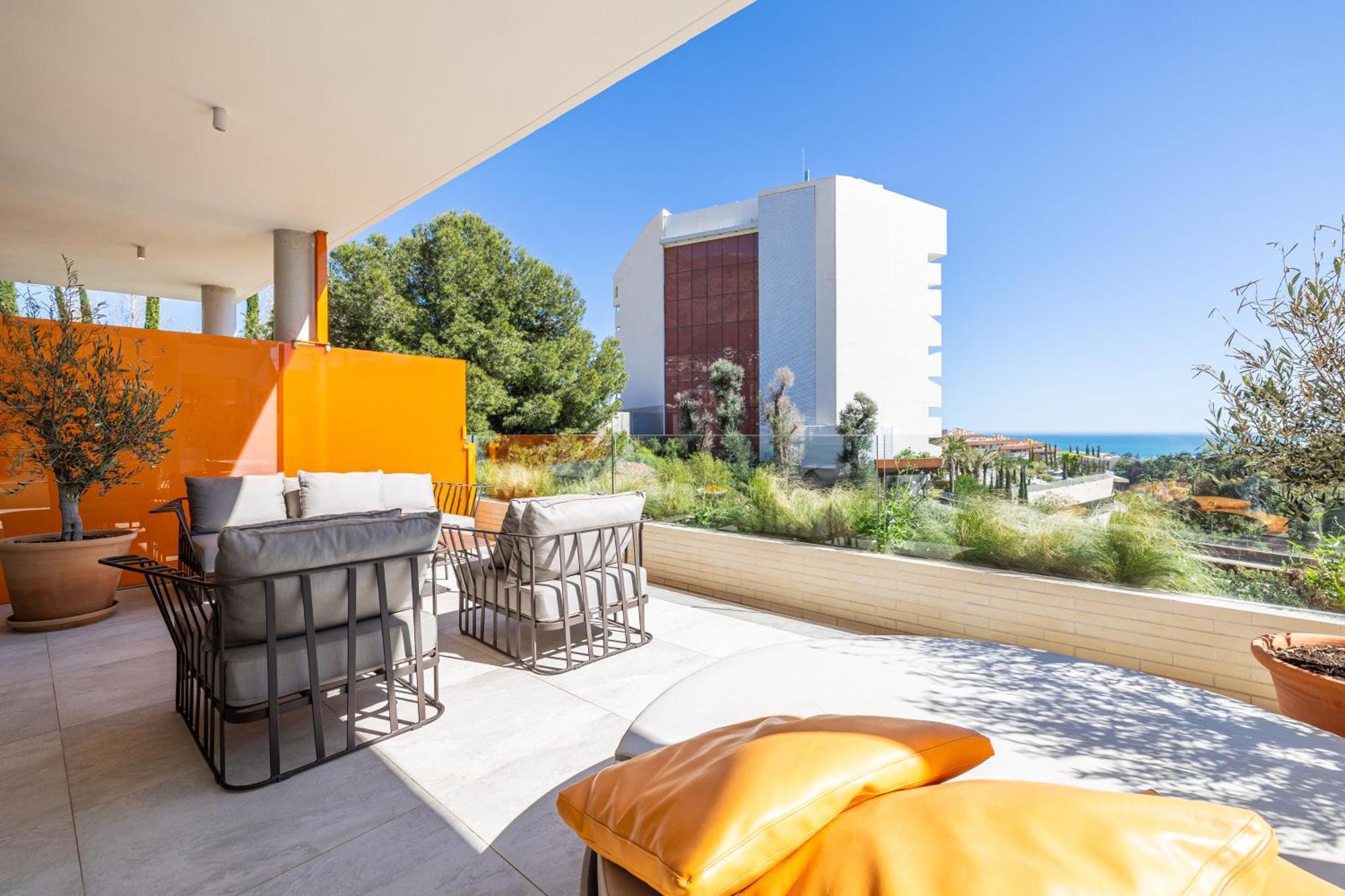 Hotel Leiro Residences 5*