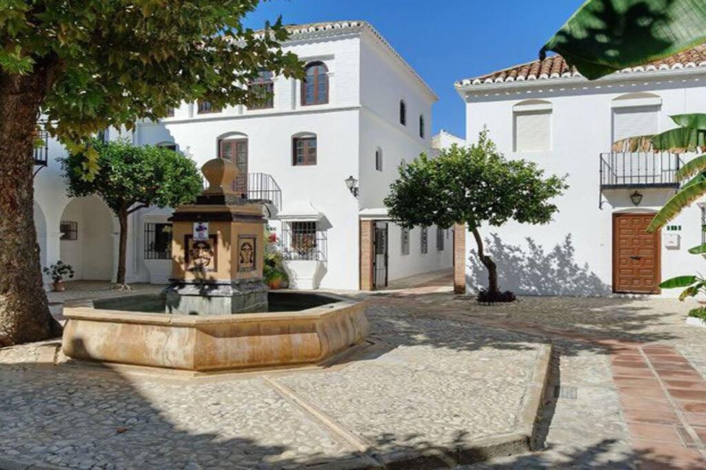 Bright 2 Bedroom Townhouse Holiday home Fuengirola