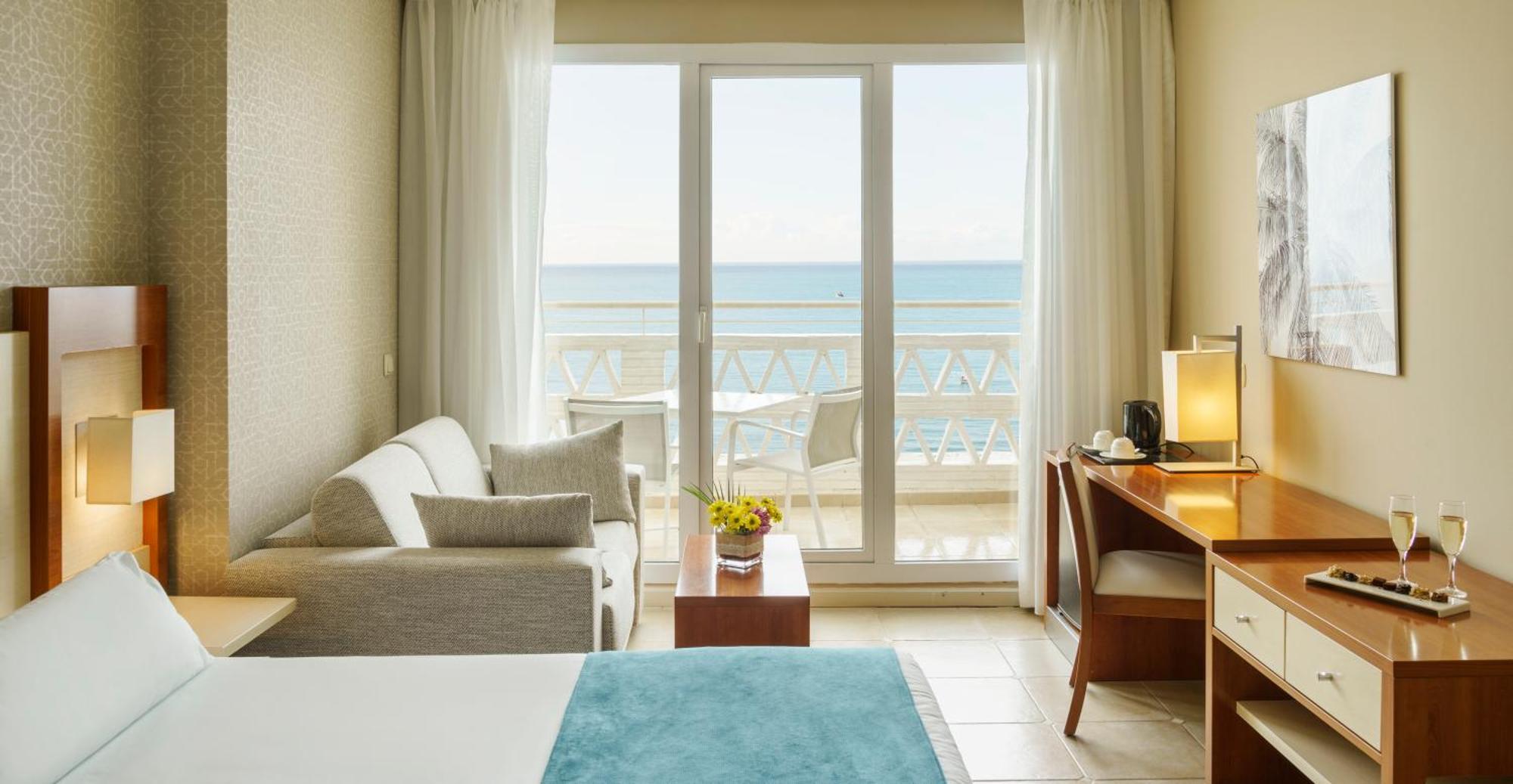 Ilunion Hotel 4*
