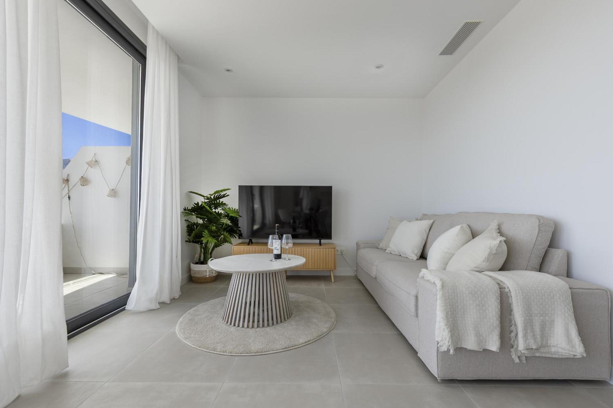 Modern Luxury With Terrace In Higueron