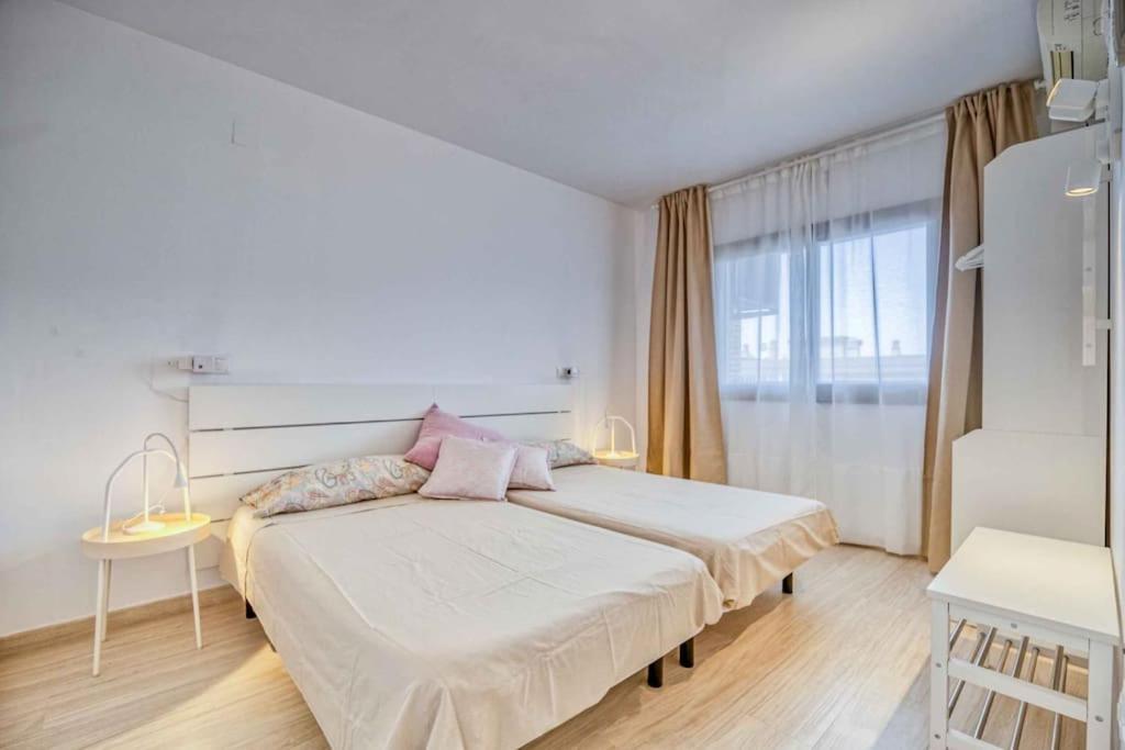 Huoneisto 118 - Modern Beachfront *