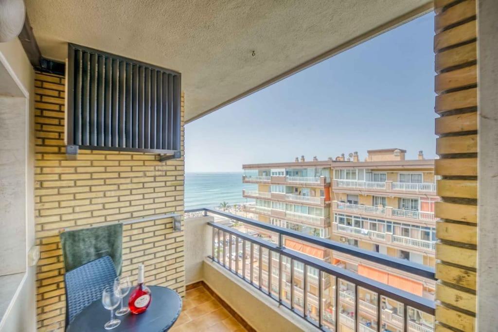 118 - Modern Beachfront Huoneisto *