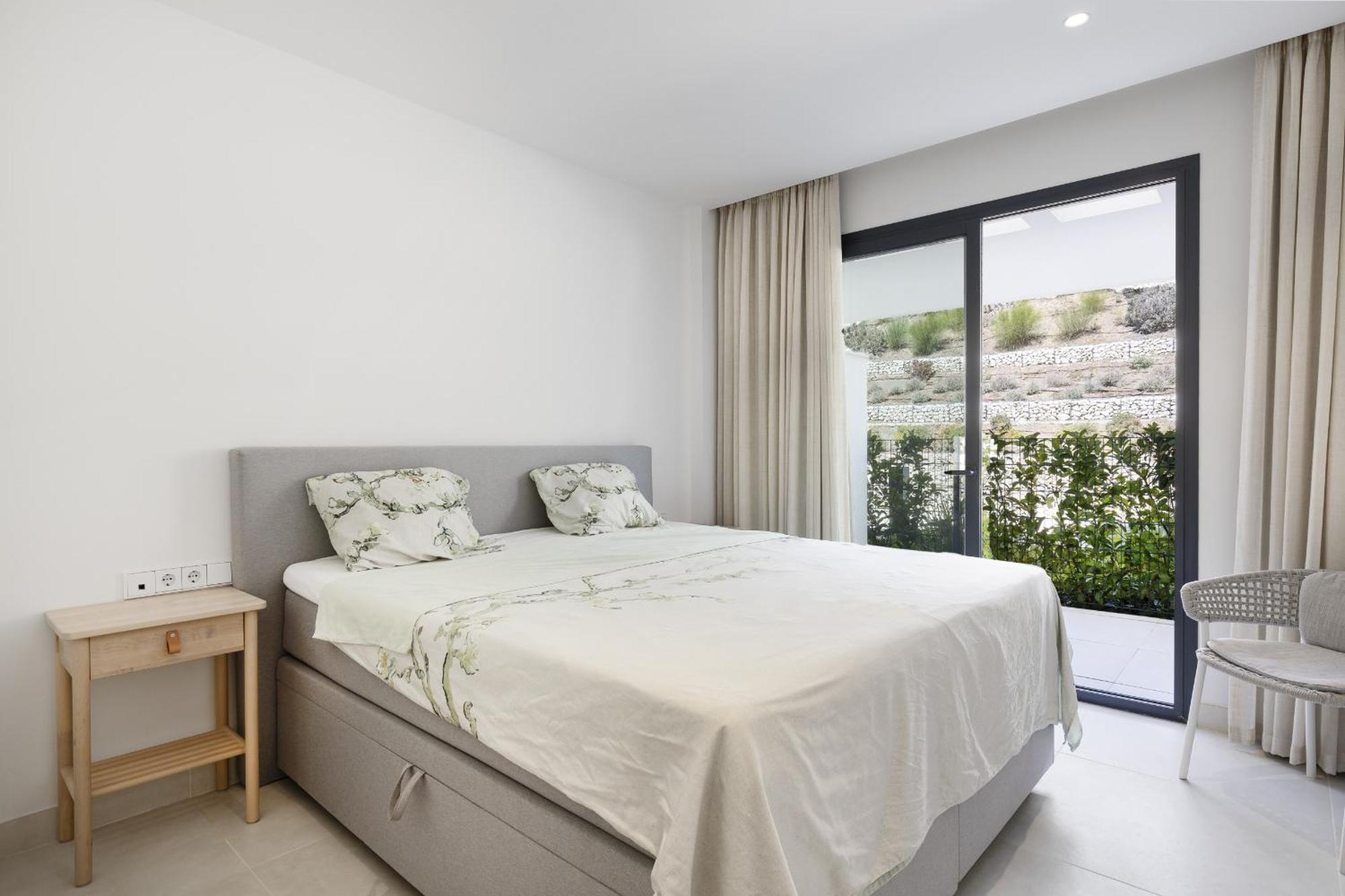 Exlusive With Garden In Higueron Apartment *
