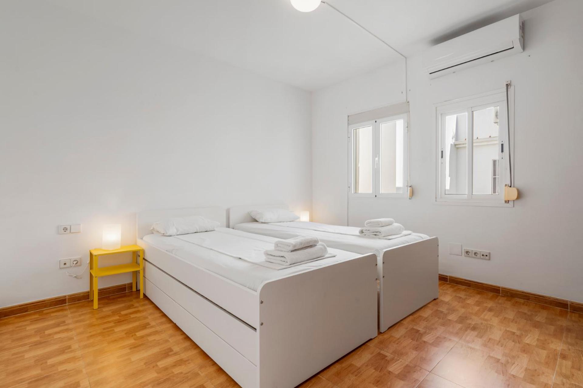 Bright Rooftop In Center By Costarentals - Ref 255