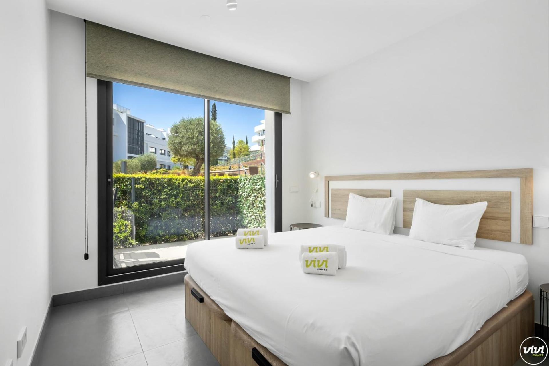 Vivi Homes - Luxury ,garden, Pool & Sauna Apartment Fuengirola