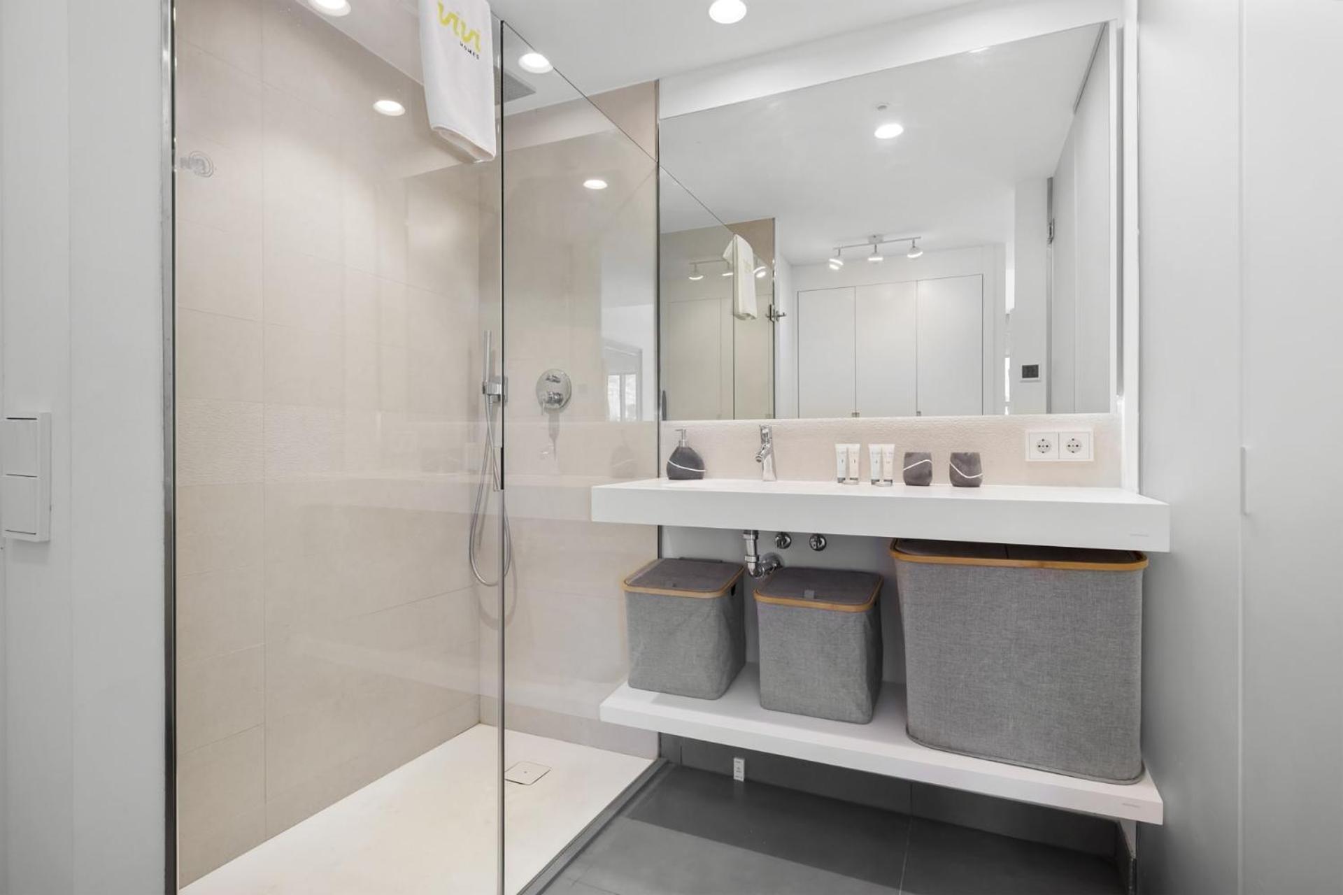Vivi Homes - Luxury ,garden, Pool & Sauna Apartment Fuengirola
